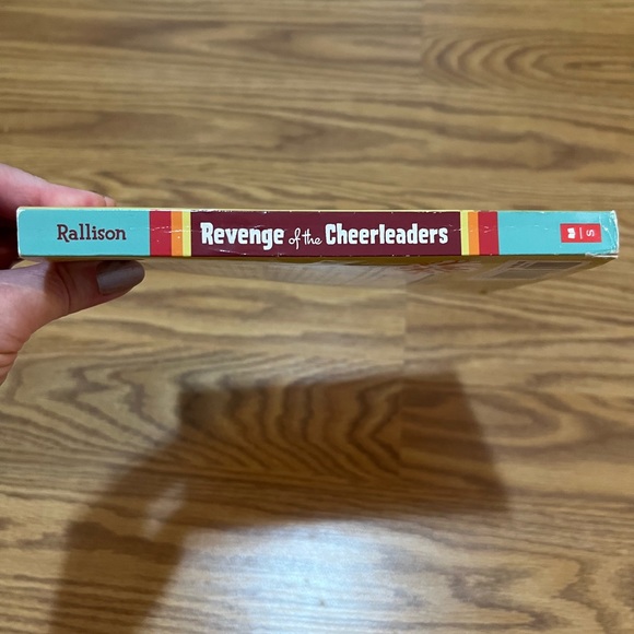 Revenge of the Cheerleaders Book  By Janette Rallison - Picture 3 of 3